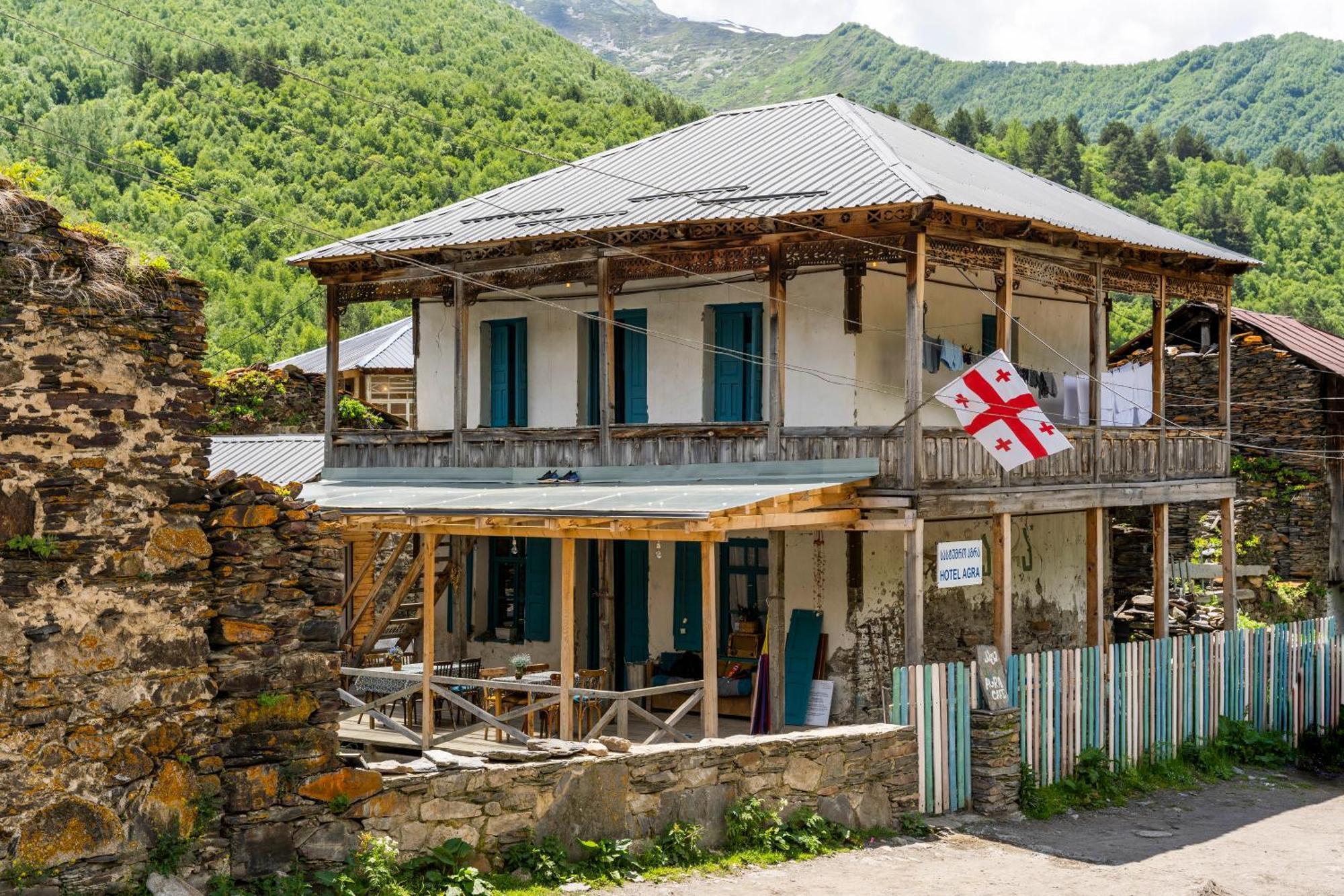 Agra Ushguli Hotel Buitenkant foto