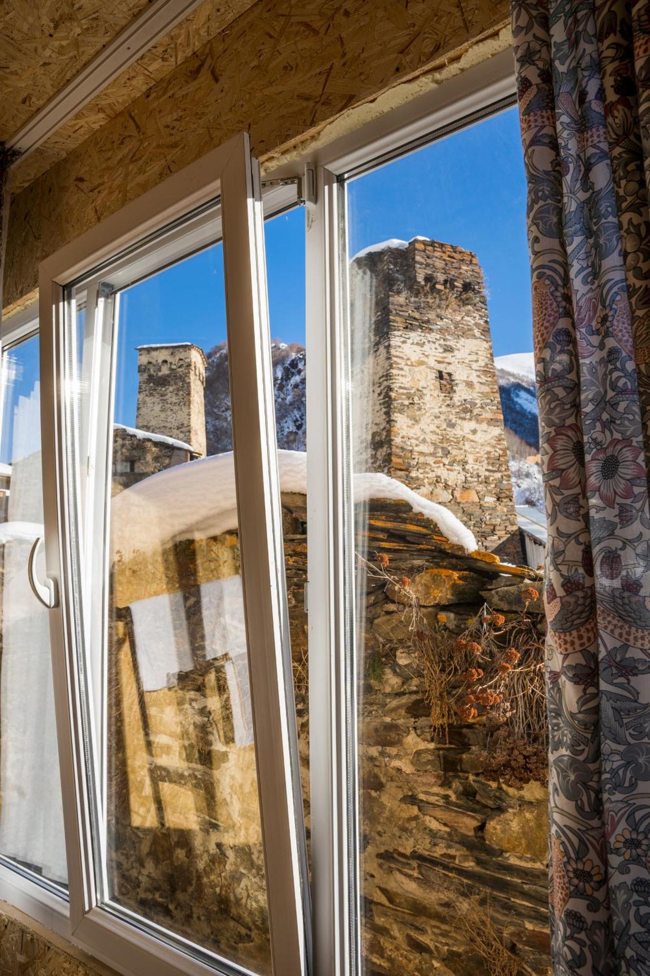 Agra Ushguli Hotel Buitenkant foto
