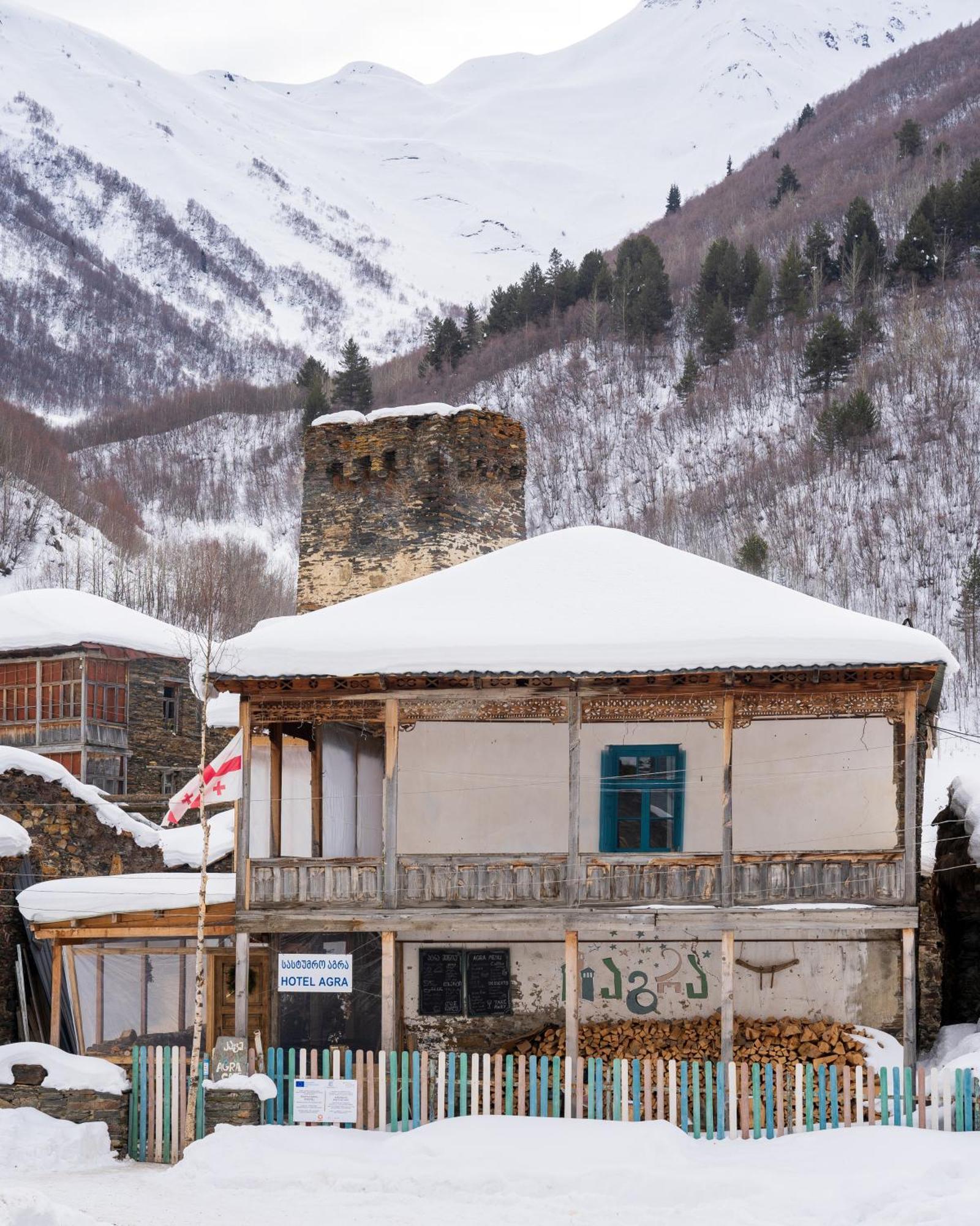 Agra Ushguli Hotel Buitenkant foto