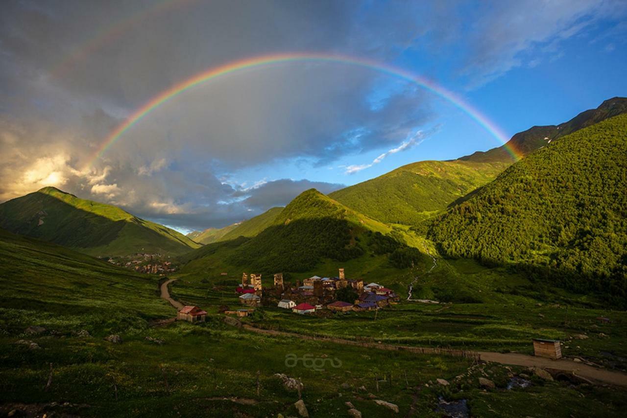 Agra Ushguli Hotel Buitenkant foto
